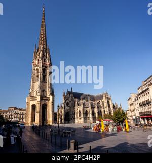 Bordeaux, Frankreich, 18. Juli 2022: Blick auf die Basilika St. Michael in Bordeaux Stockfoto