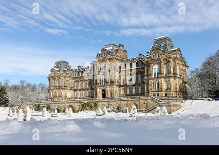 Das Bowes Museum im Winter, Barnard Castle, Teesdale, County Durham, Großbritannien Stockfoto