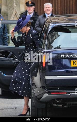 London, Großbritannien. 13. März 2023. William und Catherine, der Prinz und die Prinzessin von Wales. Politiker, Royals und Gäste kommen und gehen vom heutigen Commonwealth Service, der in Westminster Abbey im Zentrum Londons stattfindet. Stockfoto