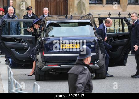 London, Großbritannien. 13. März 2023. William und Catherine, der Prinz und die Prinzessin von Wales. Politiker, Royals und Gäste kommen und gehen vom heutigen Commonwealth Service, der in Westminster Abbey im Zentrum von London stattfindet. Credit: Imageplotter/Alamy Live News Stockfoto