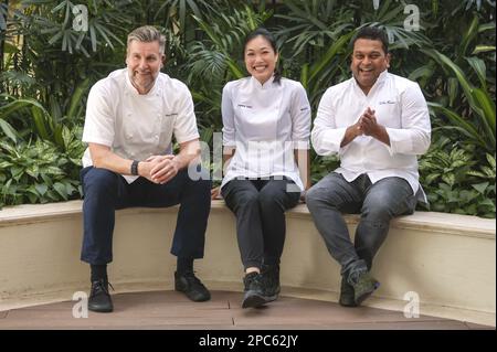 Ren Gastköche (L bis R) Uwe Opocensky, Joanna Yuen und Sheldon Fonseca im Island Shangri-La in Admiralty. 16FEB23 SCMP/Jonathan Wong Stockfoto