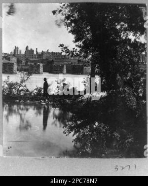 Ruinen von Mayo's Bridge, Richmond, Virginia. Brady-Handy Collection, Nr. 3271. War Damage, Virginia, Richmond, 1860-1870, USA, Geschichte, Bürgerkrieg, 1861-1865, Zerstörung und Plünderung. Stockfoto