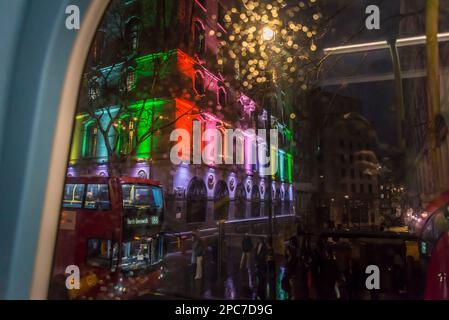 India House in Aldwych, beleuchtet bei Nacht, London, England, Großbritannien Stockfoto