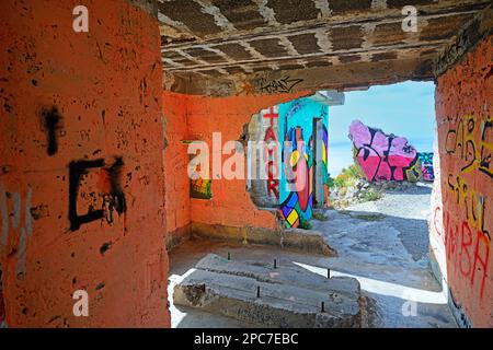 Ruine mit Graffiti am Strand Playa de las Teresitas, San Andres, zurück Santa Cruz, Teneriffa, Kanarische Inseln, Spanien, Europa Stockfoto