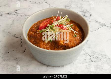 Indisches Essen (Küche). Mirchi Masala Huhn Stockfoto