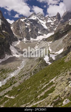 Blick auf alpinen Gletscher und Tal, Glacier Noir, Barre des Ecrins (4102 m), Ecrins N. P. Alps, Frankreich, Europa Stockfoto