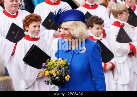 Die Queen Consort fährt nach der Teilnahme am jährlichen Commonwealth Day Service in Westminster Abbey in London ab. Foto: Montag, 13. März 2023. Stockfoto