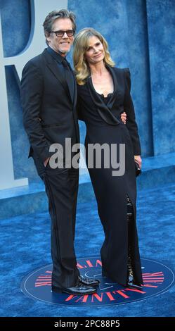 Kevin Bacon (L) und Kyra Sedgwick kommen am Sonntag, den 12. März 2023, zur Vanity Fair Oscar Party im Wallis Annenberg Center for the Performing Arts in Beverly Hills, Kalifornien, an. Foto: Chris Chew/UPI Stockfoto