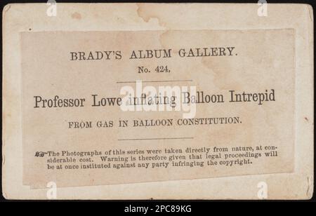 Professor Lowe bläst den Ballon Intrepid aus Gas in der Ballonkonstitution auf. Liljenquist Family Sammlung von Bürgerkriegsfotos, pp/liljpaper. Lowe, T. S.C., (Thaddeus Sobieski Coulincourt), 1832-1913, Fair Oaks, Schlacht von, VA, 1862, Soldaten, Union, Virginia, Henrico County, 1860-1870, Ballons (Flugzeuge), Union, Virginia, Henrico County, 1860-1870, militärischer Geheimdienst, Virginia, Henrico County, 1860-1870, Usa, Geschichte, Bürgerkrieg, 1861-1865, Equipment & Supplies, Union. Stockfoto