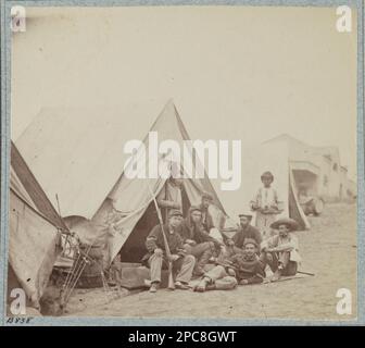 22D New York State Miliz in der Nähe von Harpers Ferry, Virginia, 1861 d. h. 1862 B838, Titel von Element. Datum basiert auf der Geschichte von 22. NY, mit fünf weiteren Fotos, negativ in National Archives Record Group 111: Records of the Office of the Chief Signal Officer, 1860-1985, Serie: Mathew Brady Fotos von Persönlichkeiten und Szenen aus dem Bürgerkrieg, 1921-1940, Artikel: Sergt. L.M. Franklin, Gefreiter Richard C. Ray, und Gruppe der Infanterie, Gift; Oberst Godwin Ordway; 1948. New York (Staat), Miliz, Regiment, 22., Vereinigte Staaten, Geschichte, Bürgerkrieg, 1861-1865, Usa, West Virginia, Harpers Fähre Stockfoto