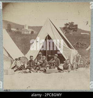 22D New York State Miliz in der Nähe von Harpers Ferry, Virginia, 1861 d. h. 1862 B853, Titel von Element. Datum basiert auf der Geschichte von 22. NY, mit fünf weiteren Fotos, negativ (stereoskopisch) in National Archives Record Group 111: Records of the Office of the Chief Signal Officer, 1860-1985, Series: Mathew Brady Photophotos of Civil war-Era Personalities and Scenes, 1921-1940, Item: Sgt. L.M. Franklin und Gruppe, Gift; Oberst Godwin Ordway; 1948. New York (Staat), Miliz, Regiment, 22., Vereinigte Staaten, Geschichte, Bürgerkrieg, 1861-1865, Usa, West Virginia, Harpers Fähre. Stockfoto