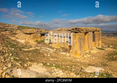 Dolmen in Westtunesien. Les Mégalithes d'Ellès, Kef, Tunesien, Erkundung der antiken Megalithen Stockfoto