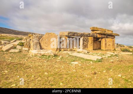 Dolmen in Westtunesien. Les Mégalithes d'Ellès, Kef, Tunesien, Erkundung der antiken Megalithen Stockfoto