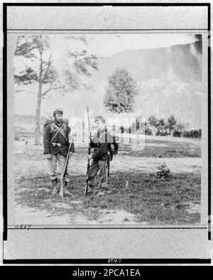 22D New York State Miliz in der Nähe von Harpers Ferry, Virginia, 1861 d. h. 1862 B887, Titel von Element. Datum basiert auf der Geschichte von 22. NY, mit fünf weiteren Fotos, negativ in National Archives Record Group 111: Records of the Office of the Chief Signal Officer, 1860-1985, Serie: Mathew Brady Fotos von Persönlichkeiten und Szenen aus dem Bürgerkrieg, 1921-1940, Artikel: Private D.M. Tier und anderer Soldat, Gift; Oberst Godwin Ordway; 1948. New York (Staat), Miliz, Regiment, 22., Vereinigte Staaten, Geschichte, Bürgerkrieg, 1861-1865, Usa, West Virginia, Harpers Fähre. Stockfoto