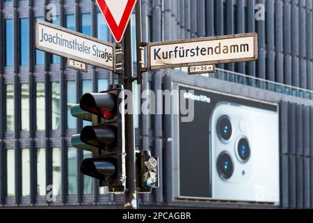 Berlin, Deutschland, 10-7-2019, Sternzeichen des Kurfürstendamms, einer der berühmtesten Straßen der Stadt, auch bekannt als Ku'damm. Stockfoto