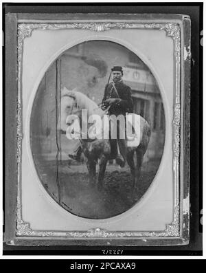 Outdoor-Szene, montierter Kavallerie-Soldat auf dem Pferd. Ambrotype/Tintype Fotoserie , ausgestellt: Capitol Visitors Center of the Library of Congress, Washington, D.C., 2011. USA, Armee, Kavallerie, 9., Leute, Soldaten, Union, 1860-1870, Kavallerie, Union, 1860-1870, Usa, Geschichte, Bürgerkrieg, 1861-1865, Militärpersonal, Union. Stockfoto