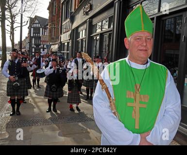 Bands & St Patricks Day 2023 Irish Community Parade Orford LN Warrington zur Bridge Street IRA Bombing Memorial, Cheshire, Großbritannien Stockfoto