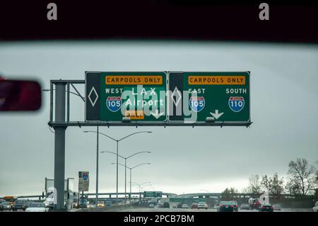 Schild auf der Interstate 405 südlich von Los Angeles Stockfoto