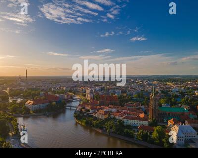 Panoramablick auf die Altstadt von Breslau aus der Vogelperspektive Stockfoto