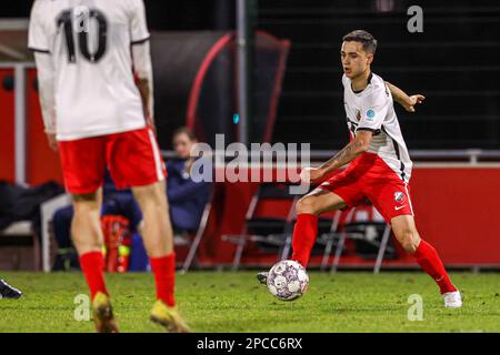 UTRECHT, NIEDERLANDE - MÄRZ 13: Eliano Reijnders vom FC Utrecht U23 während des niederländischen Keukenkampioendivisie-Spiels zwischen Jong FC Utrecht und Jong PSV am Trainingscomplex Zoudenbalch am 13. März 2023 in Utrecht, Niederlande (Foto: Ben Gal/Orange Pictures) Stockfoto