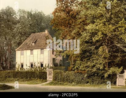 1895 Ca , WEIMAR , DEUTSCHLAND : Goethes Gartenhaus , in dem viele seiner besten Werke geschrieben wurden . Die Werke des deutschen Dichters Johann Wolfgang von GOETHE ( 1749 - 1832 ) erstrecken sich auf die Bereiche Poesie, Drama, Literatur, Theologie, Humanismus und Wissenschaft. Phocrom Druckfarben bearbeitet von Detroit Publishing Co - FRANCOFORTE - GERMANIEN - LETTERATO - SCRITTORE - LETTERATURA - Literatur - POETA - DICHTER - POESIE - SCRITTORE - SCHRIFTSTELLER - GEOGRAFIA - GEOGRAFIE - Architettura - Architektur - Giardino - Garten ---- Archivio GBB Stockfoto