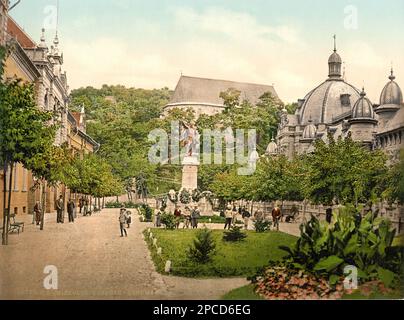 1900 Ca , MISKOLEZ , UNGARN : Kossuth-Denkmal in Miskolez , Ungarn, Austro-Ungarn . Color Photocrom von Detroit Publishing Company, USA . DER ungarische Politiker und Patriot LUIGI KOSSUTH ( geboren Lajos Kossuth , 1802 - 1894 ) , Held der ungarischen Revolution von 1848 und persönlicher Freund des italienischen Politikers Giuseppe Mazzini . - POLITICA - POLITIC - Risorgimento - UNGHERIA - UNGARN - GESCHICHTE - foto storiche storica - LUDWIG - monumento - Skultura - Skulptur - GEOGRAFIA - GEOGRAFIE - ARCHITETTURA - ARCHITEKTUR - Garten - pubbischer Giardino pubblico --- Archivio GBB Stockfoto