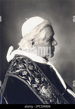 1910 Ca , Città del Vaticano , Roma , ITALIEN : der Heilige Papa PIO X ( geboren Giuseppe Melchiorre SARTO , 1835 - 1914 ) , Papst ab 1903 . Foto von G. Felici , Roma - SANTO - PAPA - CLERICALE - KATHOLISCHE RELIGION - RELIGIONE CATTOLICA - PIUS - PAPST - RELIGIONE CATTOLICA - KATHOLISCHE RELIGION - Rituto - Porträt - profilo - Profil - Pelliccia - weiße Haare - Capelli bianchi - SANTO -- - Archivio GBB Stockfoto