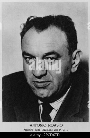 1949, Roma , ITALIEN : der kommunistische italienische Politiker ANTONIO ROASIO ( 1902 - 1986 ) - ANPI - Associazione Nazionale Partigiani Italiani - PCI - P.C.I. - PARTITO COMUNISTA ITALIANO - COMUNISMO - LIBERAZIONE - RESISTENZA - Portrait - ritratto - POLITICA - POLITICA - POLITICA - ITALIA - POLITIC - ITALIEN - Paietta - Krawatte - Cravatta - Halsband - colletto - Partigiano - Partisan - RESISTENZA --- Archivio GBB Stockfoto