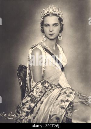 Ca. 1930 , Roma , Italien : die belgische Prinzessin Marie José von BELGIEN ( 1906 - 2001 ) , die künftige letzte Königin von Italien , die 1930 mit dem italienischen Prinzen von Piemont UMBERTO II di SAVOIA ( 1904 - 1983 ) verheiratet wurde . Auf diesem Foto mit dem Diadem, das Umberto selbst entworfen hat. Porträt von Ghitta Carell, Rom - Haus BRABANT - BRABANTE - Königshaus - nobili italiani - nobiltà - principessa reale - ITALIA - BELGIO - Maria José - Rituto - collana - Halskette - perla - Perle - Juwelen - Schmuck - gioiello - gioielli - Bijoux - Corona - Krone - Orechino - Orechini - Ohrentropfen - Brilanti - Stockfoto