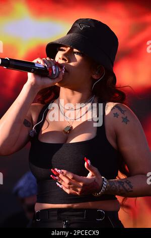 Miami Gardens, Florida, USA. 12. März 2023. Keyshia Cole tritt am 12. März 16. 2023 beim Jazz in the Gardens Music Fest (JITG) day2 im Hard Rock Stadium in Miami Gardens, Florida, live auf der Bühne auf. Kredit: Mpi10/Media Punch/Alamy Live News Stockfoto