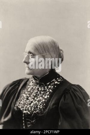 1895 Ca , USA : die soziale Aktivistin Abolitionistin und führende Figur der frühen Frauenbewegung SUSAN B. ANTHONY ( Susan Brownell , 1820 - 1906 ). Foto von Frau L. Condon - SUFFRAGETTA - sufraggetta - Sufragist - POLITIKER - POLITIK - POLITIK - FEMMINISMO - FEMMINISTA - FEMMINISTE - SUFFRAGETTE - USA - ritratto - Portrait - FEMMINISM - FEMMINIST FEMMINIST FEMMINISTE - SUFFRAGIO - ALLE DONNE - POLITICAL - OTTOCENTO - 800 - 800 - Donna anziana vecchia - alte Frau - Spitze - pizzo - profilo - Profil - Chignon - Linse - Occhiali da vista ---- Archivio GBB Stockfoto