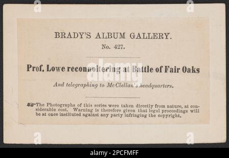 Prof. Lowe ist in der Schlacht von Fair Oaks und telegrafiert zu McClellans Hauptquartier. Liljenquist Family Sammlung von Bürgerkriegsfotos, pp/liljpaper. Lowe, T. S.C., (Thaddeus Sobieski Coulincourt), 1832-1913, Fair Oaks, Schlacht von, VA, 1862, Soldaten, Union, Virginia, Henrico County, 1860-1870, Ballons (Flugzeuge), Union, Virginia, Henrico County, 1860-1870, militärischer Geheimdienst, Virginia, Henrico County, 1860-1870, Militärlager, Union, Virginia, Henrico County, 1860-1870, Usa, Geschichte, Bürgerkrieg, 1861-1865, Militärpersonal, Union, Vereinigte Staaten, Geschichte, Ziviles W Stockfoto