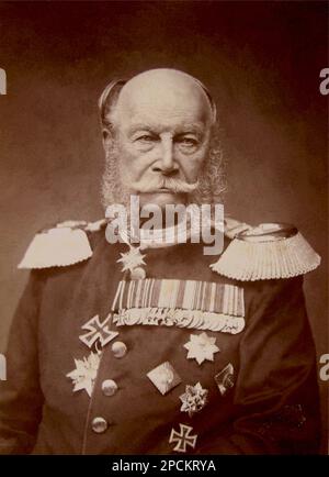 1884 , DEUTSCHLAND : Kaiser WILHELM I ( Guglielmo I ) HOHENZOLLERN , König von Preußen , Kaiser von Deutschland ( 1797 - 1888 ) , auch bekannt als Wilhelm der große . Foto: W. Kuntzemüller Baden-Baden . Des Hauses Hohenzollern war der König von Preußen ( 1861 - 1888 ) und der erste deutsche Kaiser ( 1871 - 1888 ). - REALI - KÖNIGLICHE HOHEIT - ADEL - Nobiltà - medaglie - Medaglie - Medaglia - Militäruniform - Divisa militare - Steuermann - elmo - elmetto teutonico - E - Baffi - Schnurrbart - William Frederick Louis ---- Archivio GBB Stockfoto