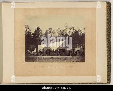 Commissary Department, Headquarters, Army of the Potomac / negativ von T.H. O'Sullivan, positiv von A. Gardner. Illus. In: Gardners fotografisches Skizzenbuch des Krieges / Alexander Gardner. Washington, D.C. : Philp & Solomons, [c1866], v. 2, no 61, Copyright A. Gardner, Titel von item. Vereinigte Staaten, Armee des Potomac, 1860-1870, Militäraustausch, Virginia, Brandy Station, 1860-1870, Usa, Geschichte, Bürgerkrieg, 1861-1865, Equipment & Supplies, Union, Virginia, USA, Geschichte, Bürgerkrieg, 1861-1865, Militäreinrichtungen, Union, Virginia. Stockfoto