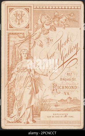 Zwei nicht identifizierte Veteranen aus dem Bürgerkrieg tragen Pickett Buchanan und Lee Monument Abzeichen / New York Art Gallery, 817 Broad St., Richmond, Virginia. Liljenquist Family Sammlung von Bürgerkriegsfotos, pp/liljvet. Konföderierte Staaten von Amerika, Armee, Volk, 1880-1900, Veteranen, Confederate, 1880-1900, Usa, Geschichte, Bürgerkrieg, 1861-1865, Veteranen, Konföderierte. Stockfoto