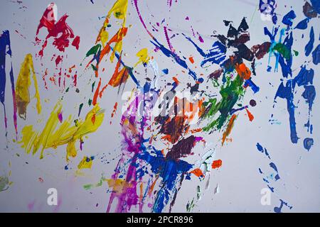 Abstrakte Kunst von Spritzer und Tropfen, Wasserfarben, Hintergrund. Fragment von Bildmaterial. Flecken von Ölfarbe. Zeitgenössische Kunst Stockfoto