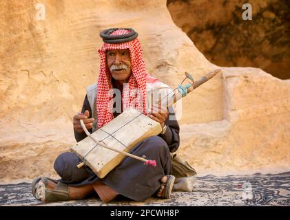 Alte einheimische Musik in Little Petra Stockfoto