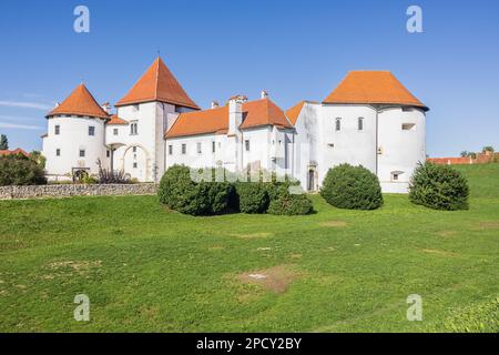 Allgemeiner Blick auf das Schloss Varazdin, den historischen Kern und die Altstadt Stockfoto