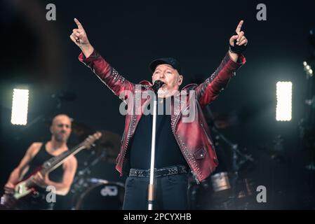 Turin, Italien. 30 giugno 2022. Il Cantante Rock italiano Vasco ha suonato dal vivo sul palco dello stadio Olimpico Torino. Kredit: Andrea Pinna Stockfoto