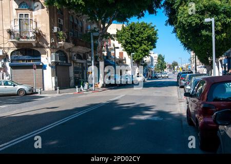 Olei Zion Street, Jaffa, Tel Aviv, Israel eine Geschäfts- und Wohnstraße, die durch den Flohmarkt führt Stockfoto