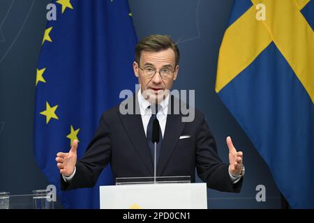 Stockholm, Schweden 14. März 2023. STOCKHOLM 20230314 Premierminister Ulf Kristersson hält am 14. März 2023 in Stockholm (Schweden) eine Pressekonferenz über den NATO-Prozess. Foto: Fredrik Sandberg/ TT/Code 10080 Kredit: TT News Agency/Alamy Live News Stockfoto