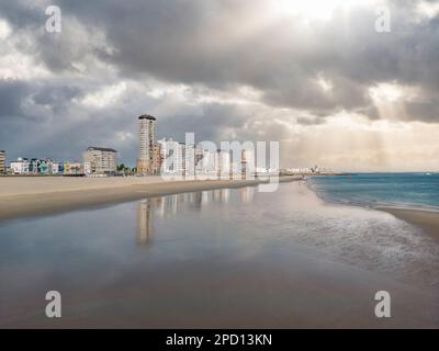 Luftblick mit Strand und Stadtbild, Vlissingen, Zeeland, Niederlande, Europa Stockfoto