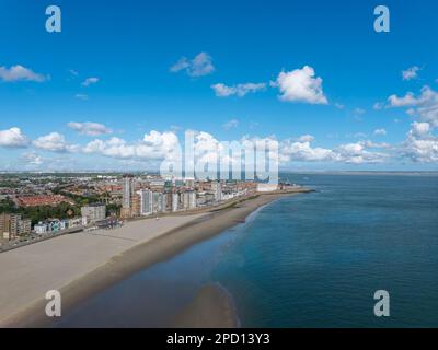 Luftblick mit Strand und Stadtbild, Vlissingen, Zeeland, Niederlande, Europa Stockfoto