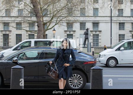London uk Suella Braverman trifft im Kabinettsbüro whitehall ein Stockfoto