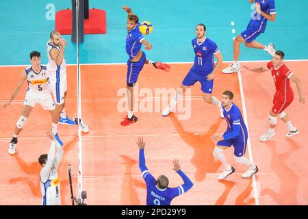 Barthélémy Chinenyeze, Antoine Brizard, Trevor Clevenot (Frankreich gegen Italien). Volleyball-Weltmeisterschaft 2022. Viertelfinale. Stockfoto