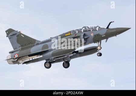 Ein Dassault Mirage 2000-Angriffsflugzeug der französischen Luftwaffe. Stockfoto