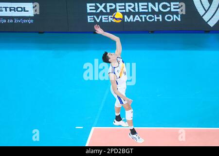 Alessandro Michieletto (Italien) serviert. Volleyball-Weltmeisterschaft 2022. Stockfoto