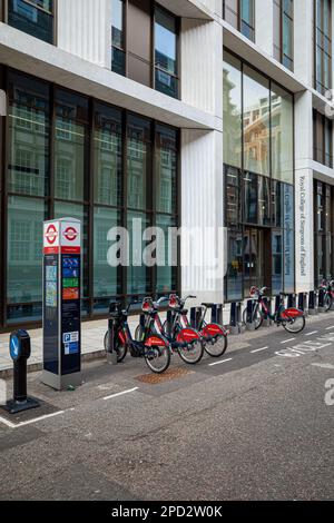 Das Royal College of Surgeons of England, das London UK baut. 2021 umgebaut und wiedereröffnet, einschließlich eines neuen Gebäudes und Eingangs auf der Portugiesischen Straße Stockfoto