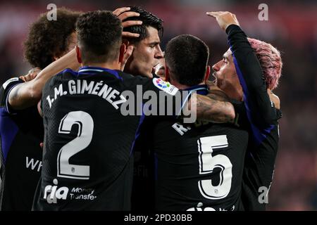 Die Spieler des Atletico de Madrid feiern ein Tor beim Spiel La Liga Santander zwischen dem FC Girona und dem Atletico de Madrid im Estadio Municipal Montilivi in Girona, Spanien. (Kredit: David Ramirez) Stockfoto