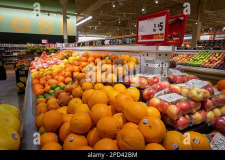 Weis Supermarkt hat eine ausgedehnte Gegend mit frischem Obst und Gemüse, 2023, Pennsylvania, USA Stockfoto